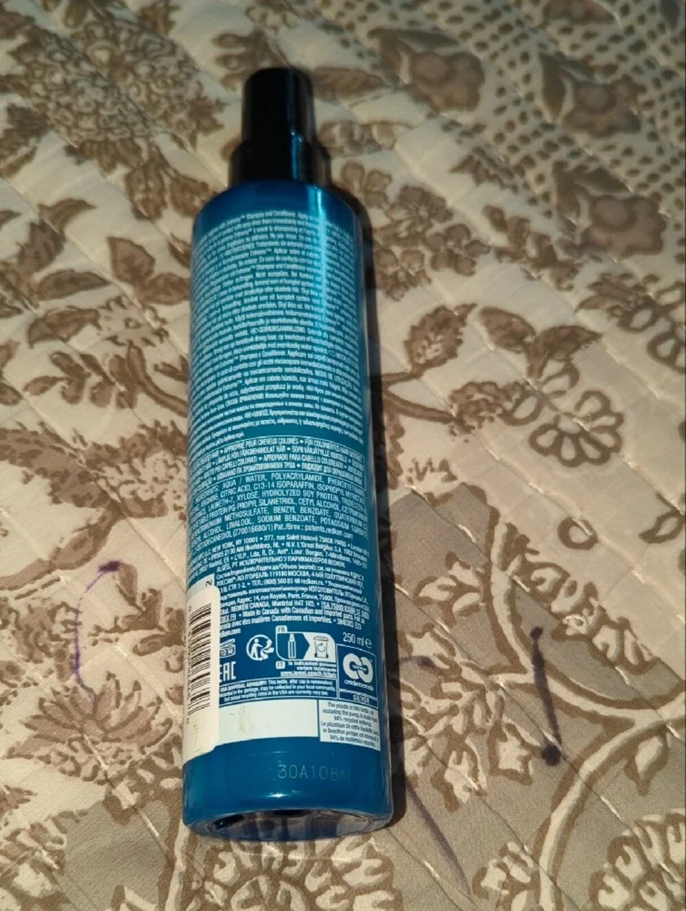 Redken Extreme Anti-Snap Treatment in Blue Bottle